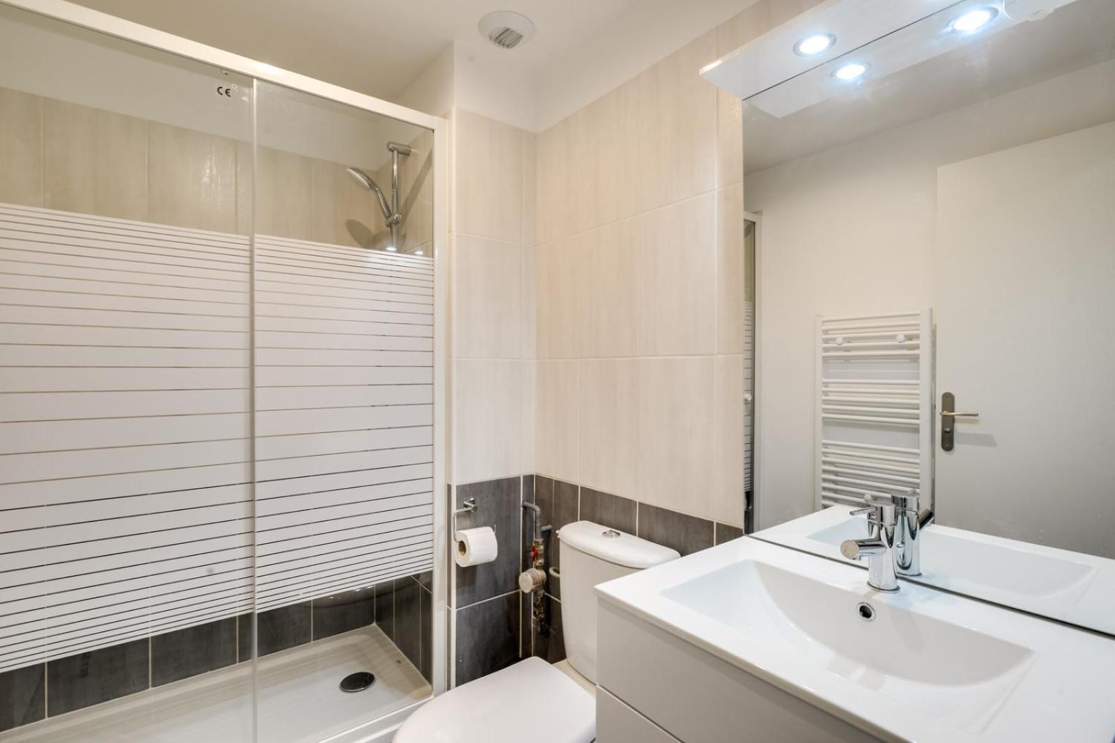 805 Suite Amazing - Superbe Duplex Баньоле Экстерьер фото